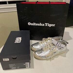Onitsuka Tiger Mexico 66 Silver *BRAND NEW*